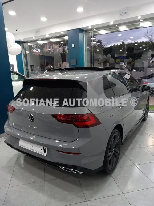 Volkswagen Golf 8 2025 R-LINE (𝘽𝙇𝘼𝘾𝙆 𝙀́𝘿𝙄𝙏𝙄𝙊𝙉) FULL OPTIONS ✪ LED CALANDRE AVANT - INSERTIONS PIANO-BLACK ✪