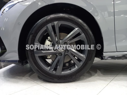 Volkswagen Golf 8 2025 R-Line