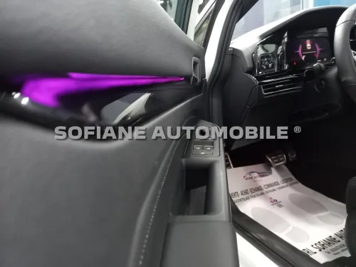 Volkswagen Golf 8 2023 𝐑-𝐋𝐈𝐍𝐄- Edition 𝗕𝗟𝗔𝗖𝗞 ✪ KeyLess - Chargeur Téléphone sans fil ✪
