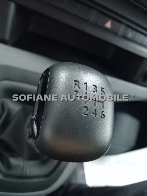 Peugeot Expert 2022 9 Places