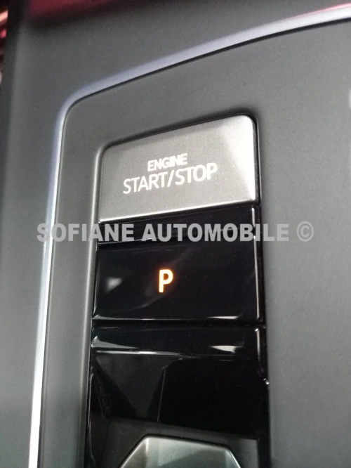 Volkswagen Golf 8 2023 𝐑-𝐋𝐈𝐍𝐄- Edition 𝗕𝗟𝗔𝗖𝗞 ✪ KeyLess - Chargeur Téléphone sans fil ✪