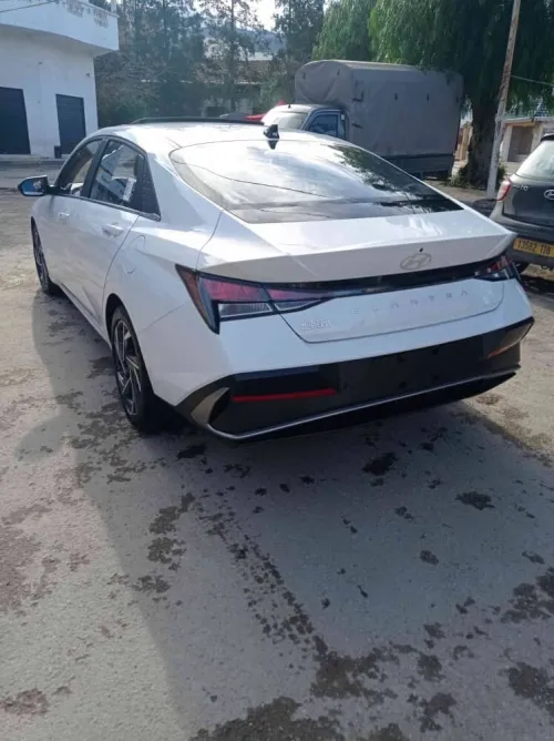 Hyundai Elentra 2025 Luxury