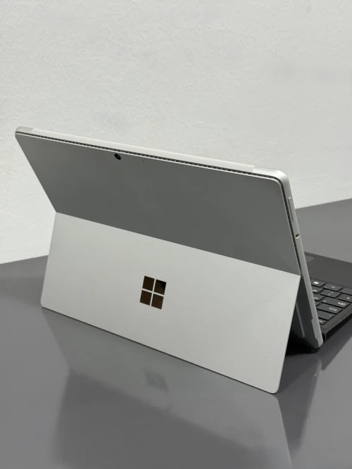 SURFACE PRO 8 + Stylet Microsoft I5-1135G7 8GB 256GB ÉCRAN 13" 2k TACTILE DÉTACHABLE