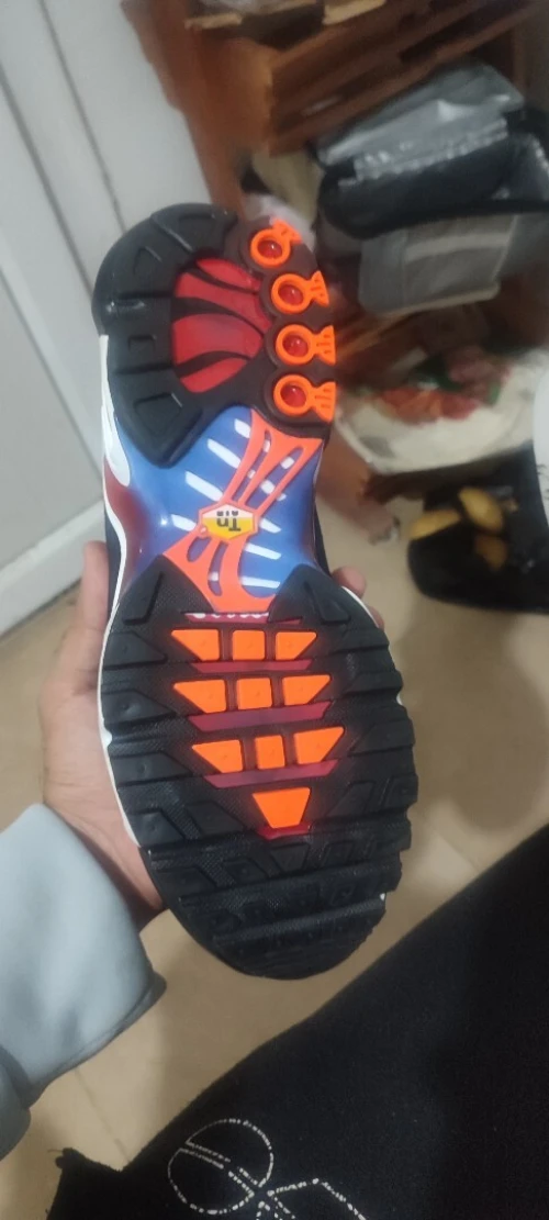 basquette  nike TN a vendre j'accepte l'échange aussi