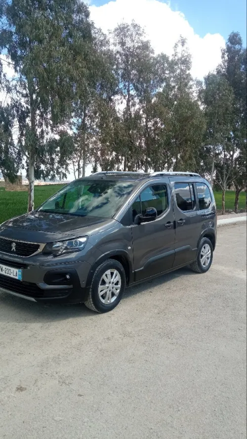 Peugeot Riftre 2021 Allure