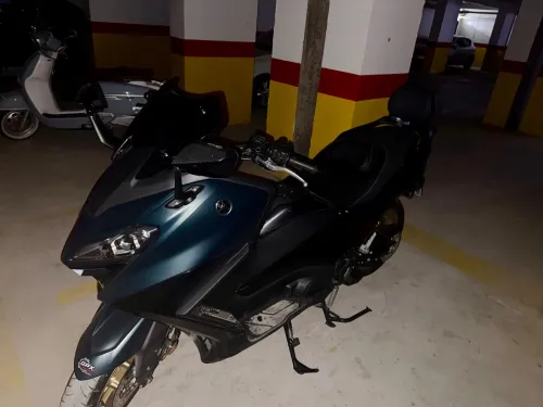 Yamaha T max 2022