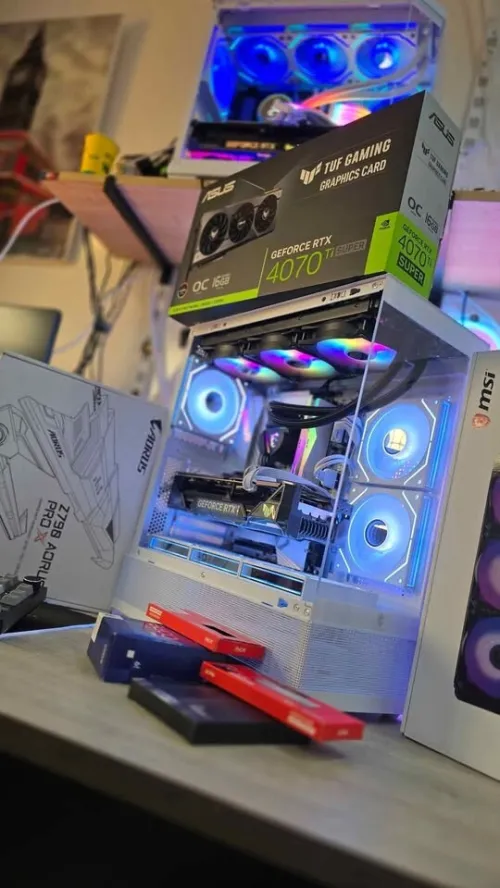  PC GAMER  WORK HARD 