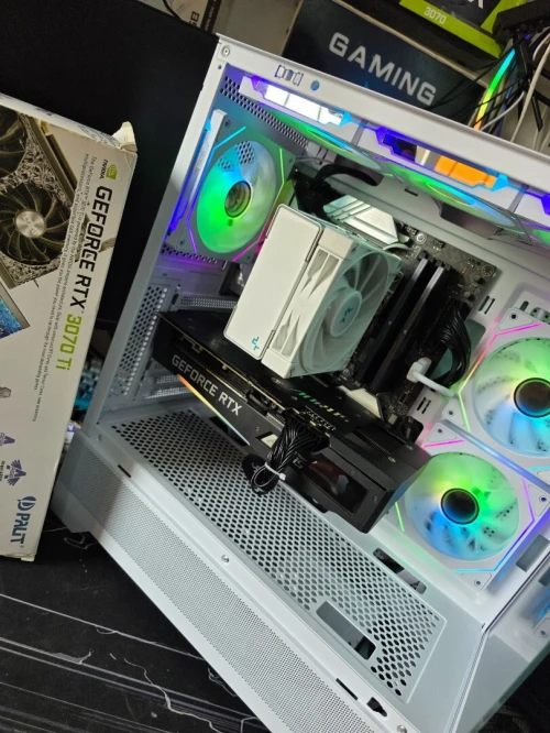 RTX 3070 8GB GIGABYTE AOURS MASTER LCD SCREEN 