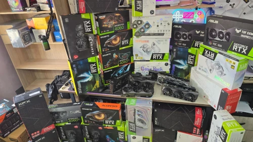 Rx 6700XT 12GB Rtx 3080 10gb 