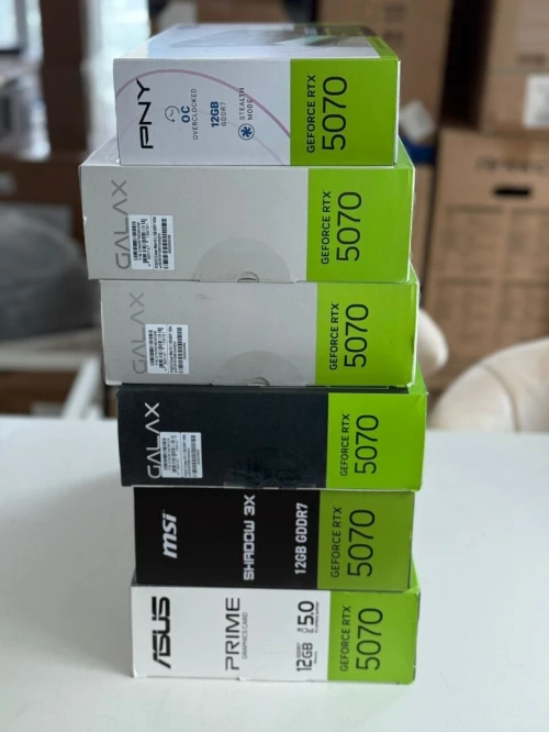 Rx 6700XT 12GB Rtx 3080 10gb 