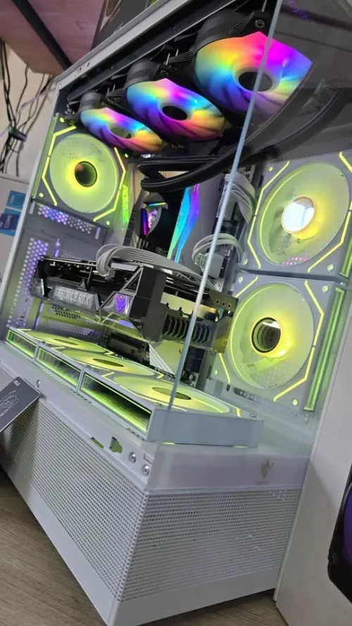  PC GAMER  WORK HARD 