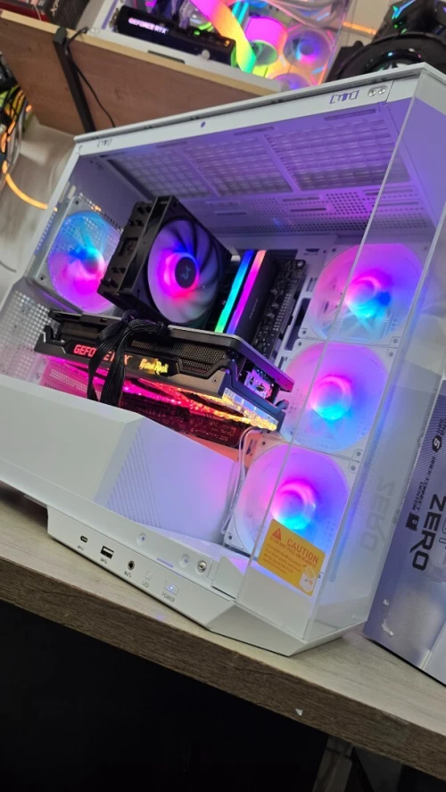 Rx 6700XT 12GB Rtx 3080 10gb 