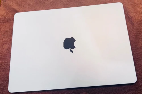 MAC AIR M4 2025 512 G ssd 15 Pouces  215000 Da