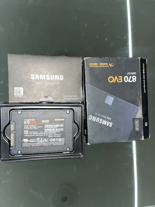 À vendre : SSD Samsung 870 EVO - 500 Go (Comme Neuf - Prêt avec Windows 10)
