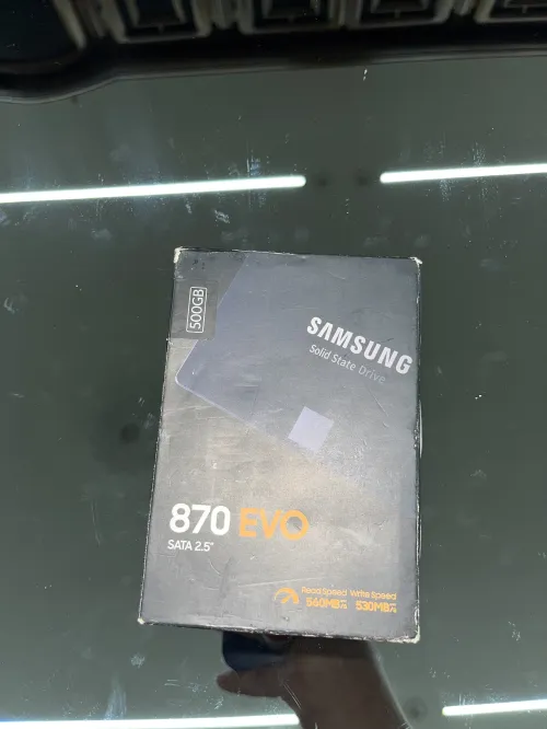 À vendre : SSD Samsung 870 EVO - 500 Go (Comme Neuf - Prêt avec Windows 10)