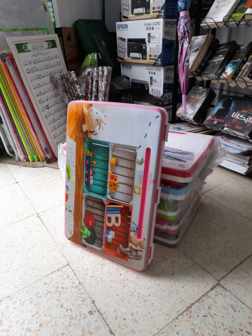 TABLE PLIABLE EN PLASTTIQUE ENFANT