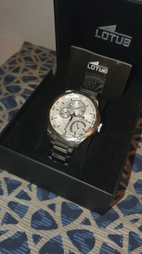 Montre Lotus 15845/1 neuve