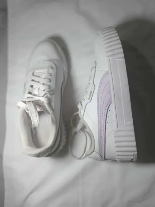 Puma  prix 3900 da Pointure   37 porter une seule fois comme neuf Livraison disponible