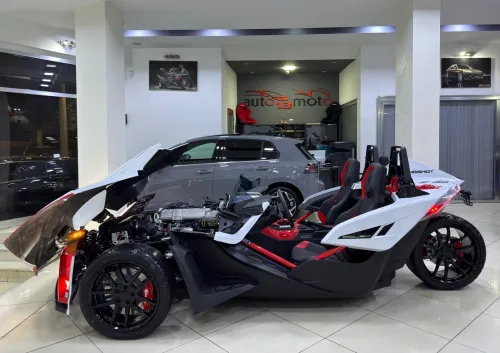 POLARIS SLINGSHOT 2025 ROUSH-EDITION 204cv