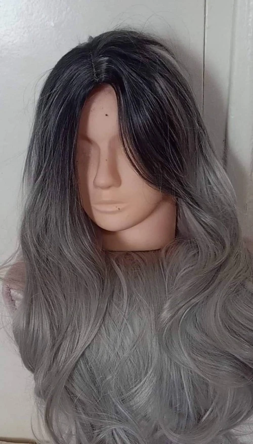 Peruque semi naturel disponible en 3 couleurs