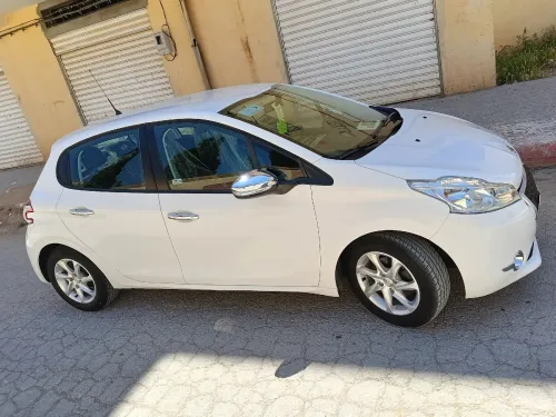 Peugeot 208 2015 Access Facelift