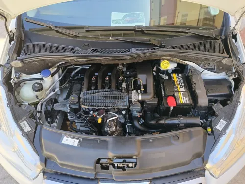 Peugeot 208 2015 Access Facelift