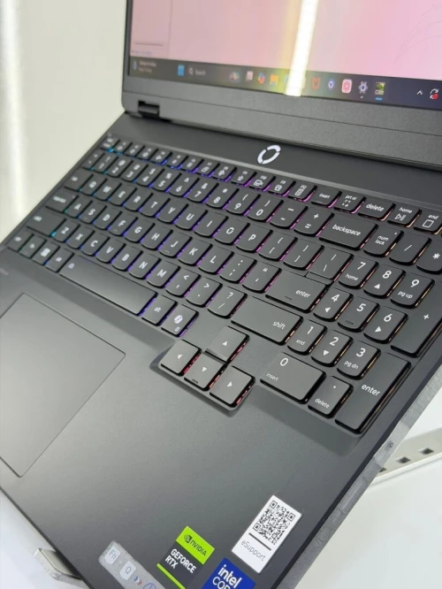 LENOVO LÉGION 5 ULTRA GEN 10 OLED ULTRA-7HX 15EM / 32 GO DDR5 / 1TB SSD NVME / RTX 5060 08 GO GDDR7