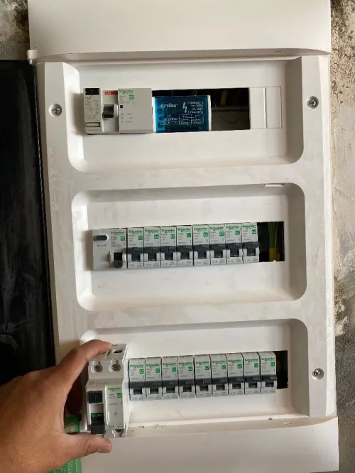 Électricien batiment et industriel