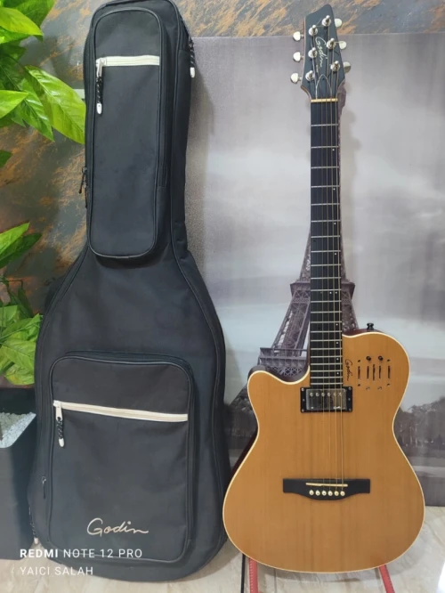 Guitare Godin A6 ultra neuve pour gaucher.