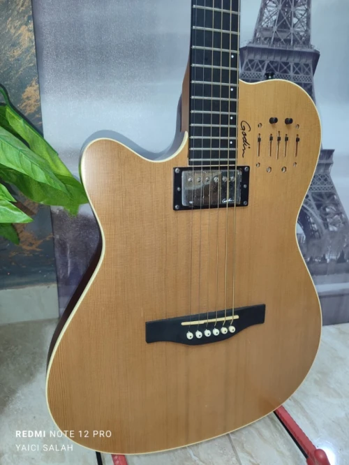 Guitare Godin A6 ultra neuve pour gaucher.