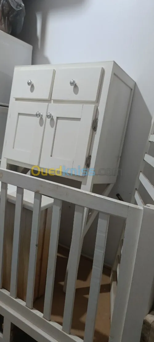بيع سرير اطفال صغار و الرضع