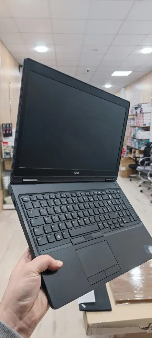 DELL LATITUDE 5590 I5 8EME 8GB 256GB ECRAN 15.6"