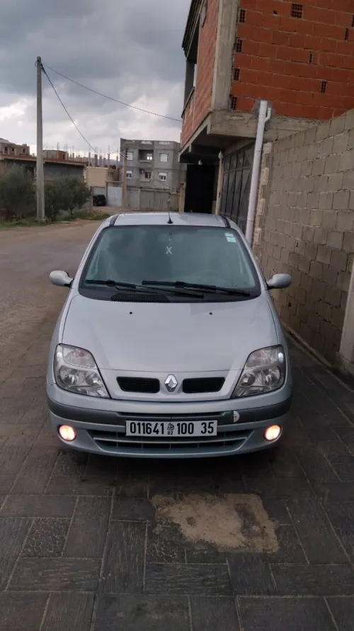 ميڨان سينيك . 2000 