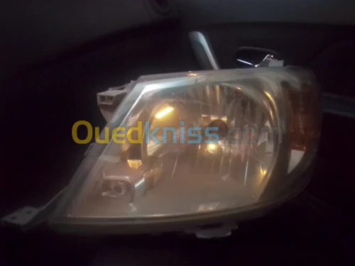 Feux avant deux côtés Toyota Hilux 