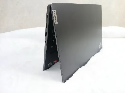 Lenovo E14 / Ryzen7 5eme / 512 Ssd / 16RAM/ 14"