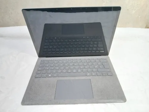 Surface Laptop 5 /I5-12EME / 256 Ssd / 8 RAM / 14"