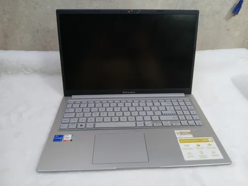 Asus Vivobook X1604VA /i7-13eme/ 16RAM  / 512Ssd/ 15"