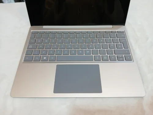 Surface Laptop Go / i5-10eme / 64Ssd / 4 Ram / 13" / Tactile