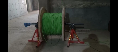 DEROULEUSE DE CABLE