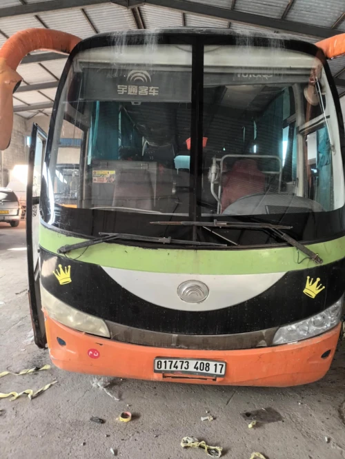 Vente et montage tout type de pare brise pour Bus