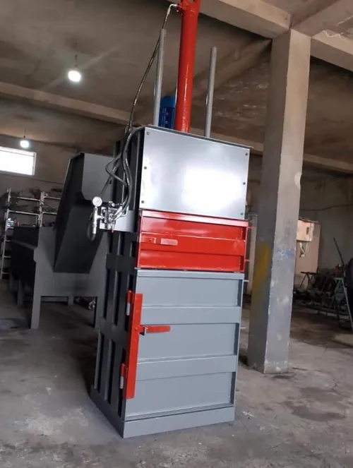 Press hydrauliques pour le plastique carton et cannette 