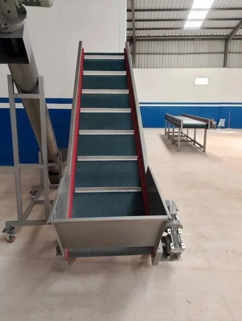 Ligne de recyclage de plastique PET de défirente capacité et haut qualité 