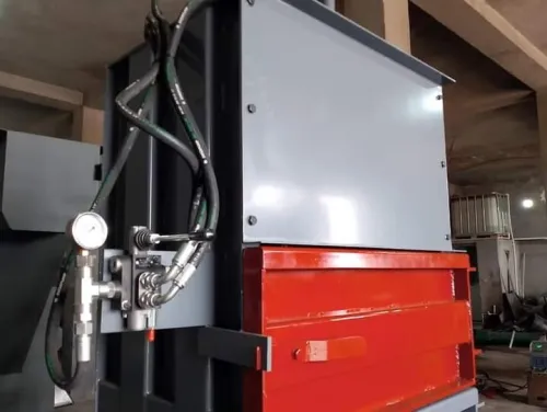 Press hydrauliques pour le plastique carton et cannette 
