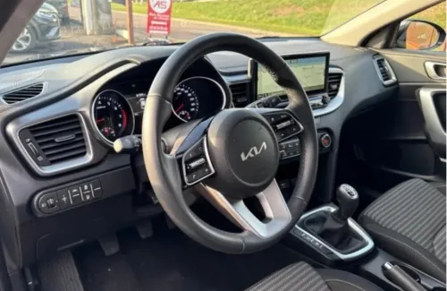 Kia X-Ceed 2022 Motion