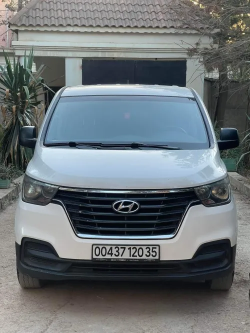 LOCATION MINI VAN