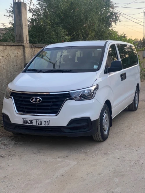 Hyundai H1 8 places