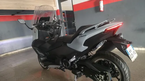 Yamaha T max thec max 2025