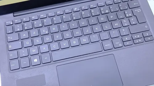LAPTOP DELL XPS 13 9370 i5-8250U / RAM 8GB / 256GB SSD / ECRAN 13.3" 4K TACTIL (3840*2160)