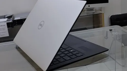 LAPTOP DELL XPS 13 9370 i5-8250U / RAM 8GB / 256GB SSD / ECRAN 13.3" 4K TACTIL (3840*2160)