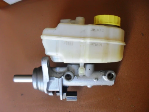 POMPE DE FREIN D'ORIGINE SKODA RAPID 1.6 TDI 2015